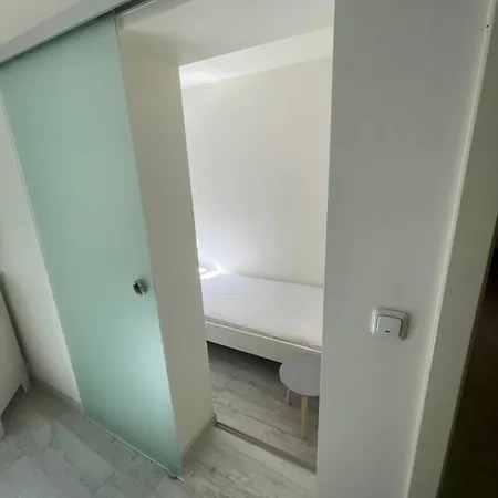 Apartment - - Moeblierte